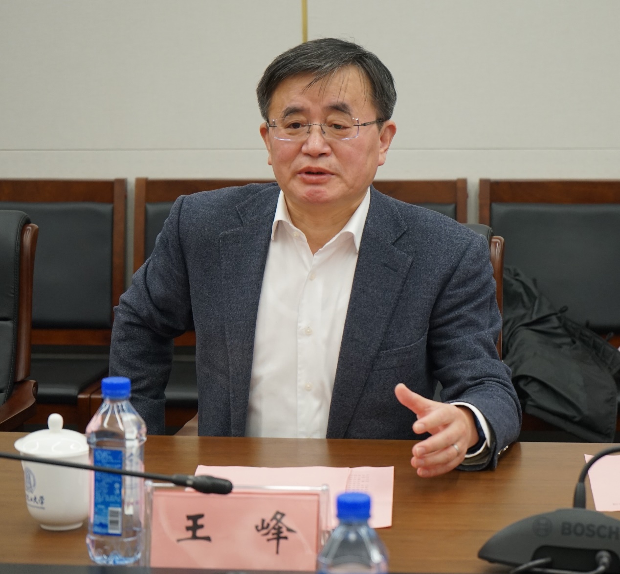岛津企业管理（中国）有限公司李军波副部长一行到我校开展合作交流