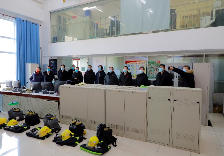 学校开展寒假安全检查并慰问师生员工