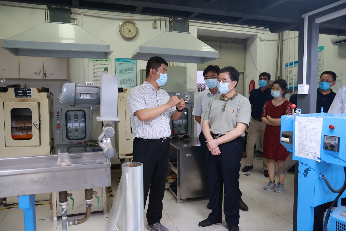 市委教育工委副书记李奕一行督导检查我校秋季学期开学工作