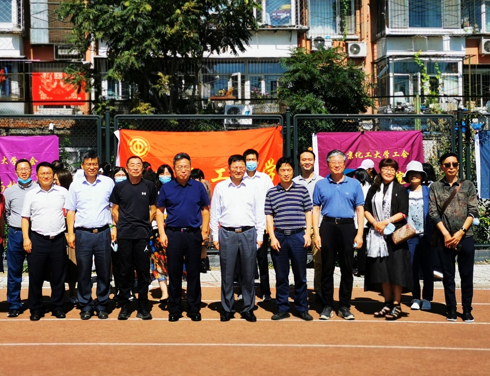 我校举办“浓情九月，共度佳节”健步走活动